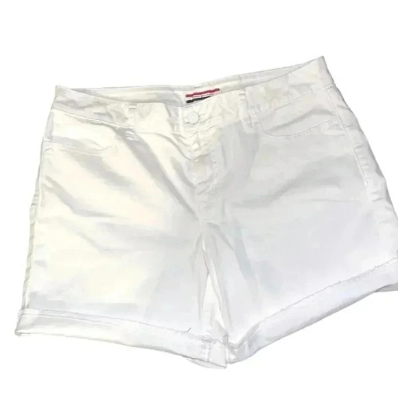 Tommy Hilfiger Shorts - Picture 4 of 5